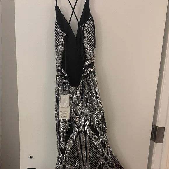 Alyce Paris Black and White Maxi Dress - Picture 4 of 5